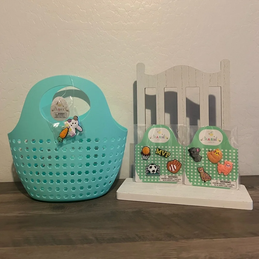 Target Bullseyes Playground Silicone Easter Basket with 2 Set of Charms -Blue